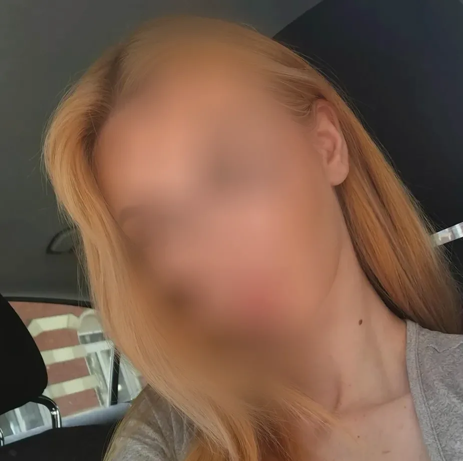 Pauline, 20